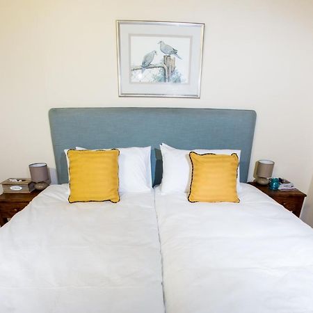 Winelands Villa Guesthouse And Cottages Somerset West Exterior photo