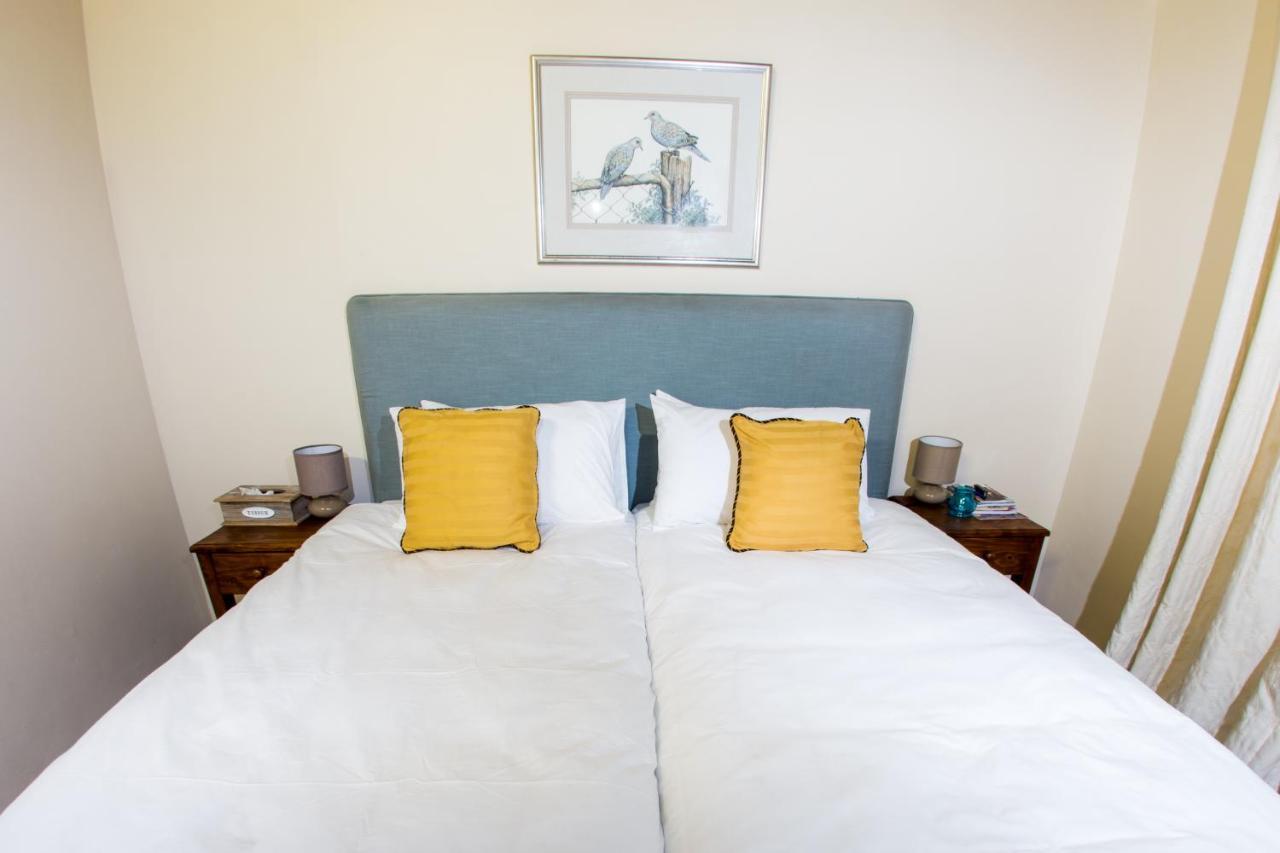 Winelands Villa Guesthouse And Cottages Somerset West Exterior photo