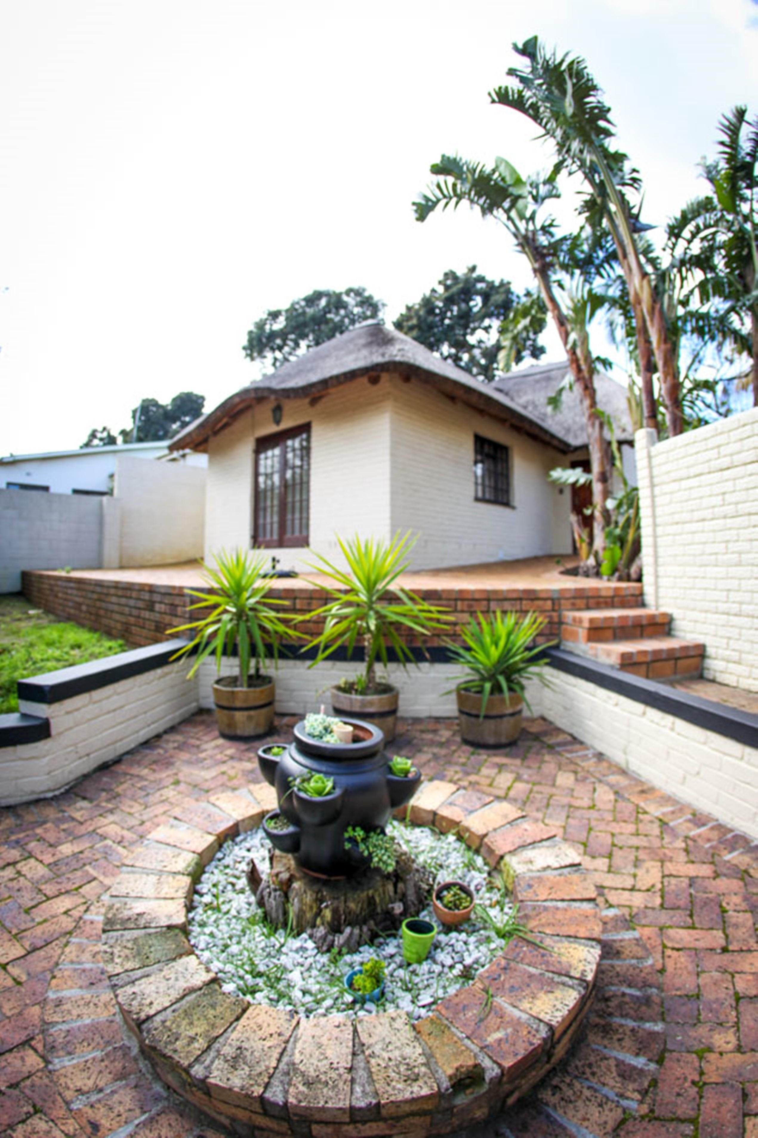 Winelands Villa Guesthouse And Cottages Somerset West Exterior photo